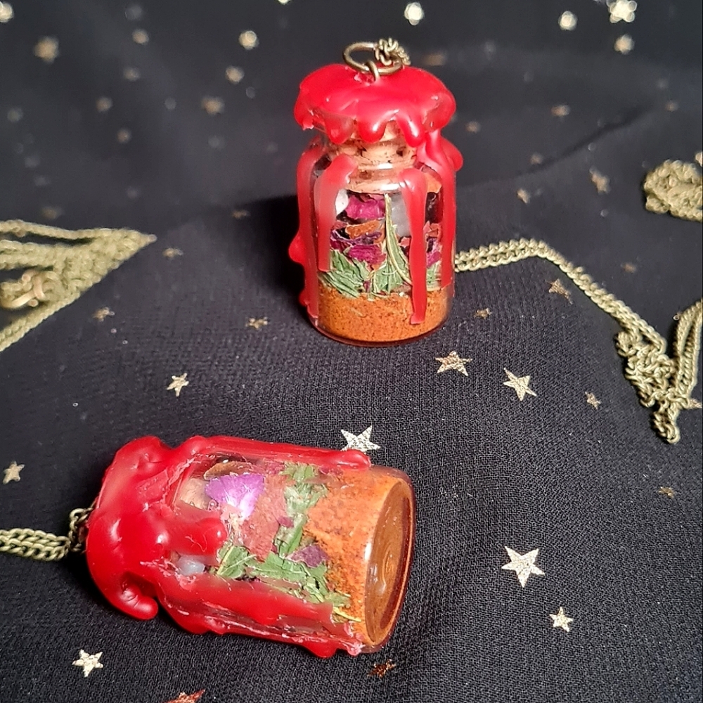 Shark Week - Temper Temper (Queen Of Hearts Potion Jar) Necklace Set